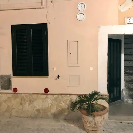 Vicolo Dei Pescatori * Terracina